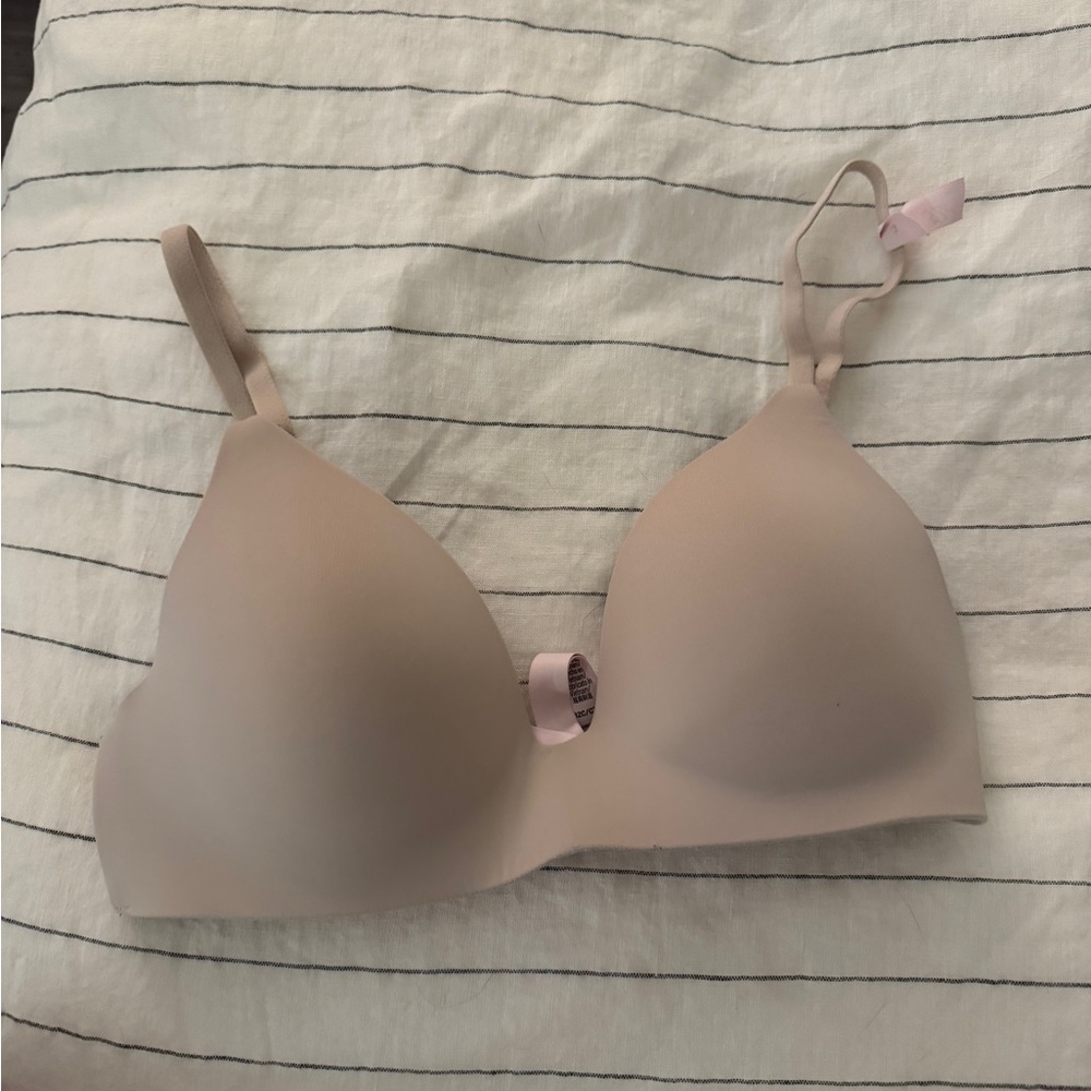 Victoria’s Secret unlined t shirt bra in 32C